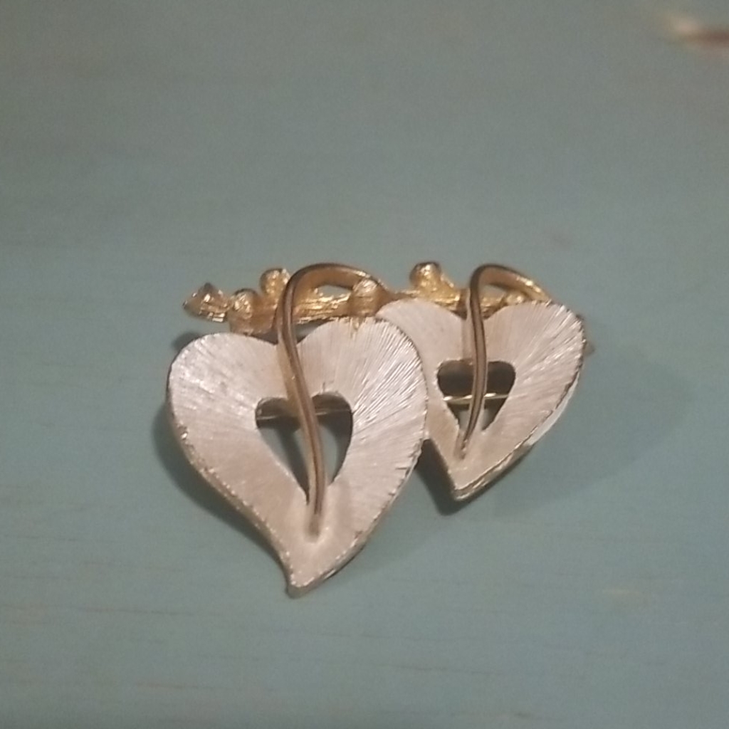 Vintage, Rare Jj Gold Tone Brooch Pm 1018